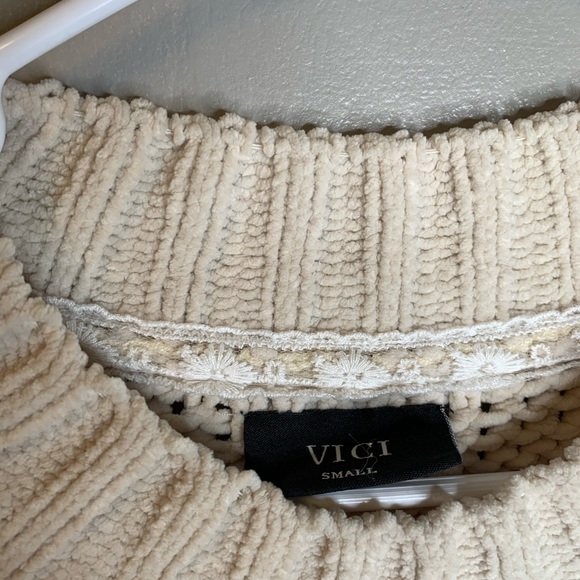Vici sweater size small - Picture 4 of 5